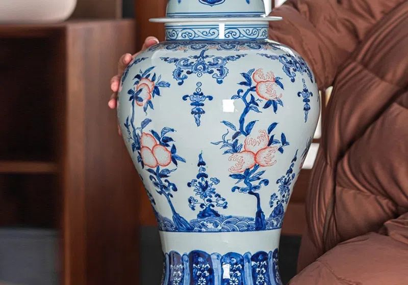 Pure hand-painted blue and white glazed red general jar