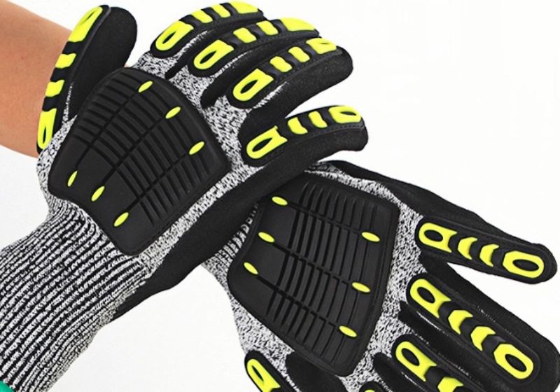 Wear resistant and non slip gloves