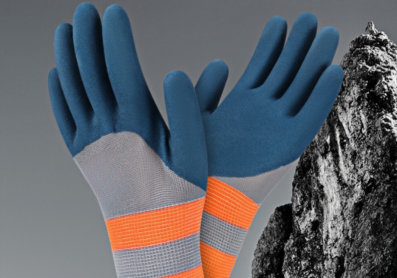 Wear resistant gloves for construction sites