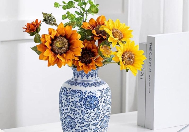 Blue and White Porcelain Vase Decoration