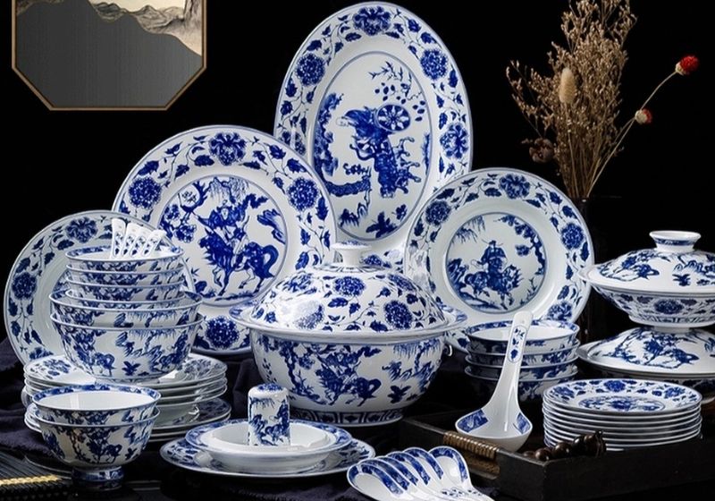 Blue and white porcelain household tableware set