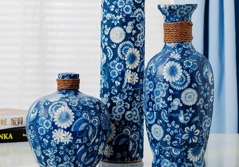Advanced blue and white porcelain living room decoration