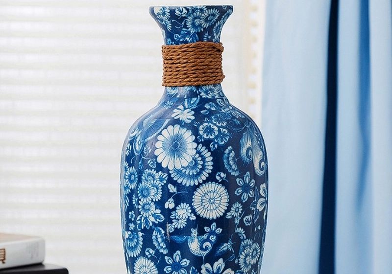 Advanced blue and white porcelain living room decoration
