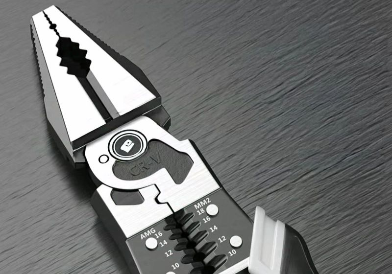 Multi functional wire pliers