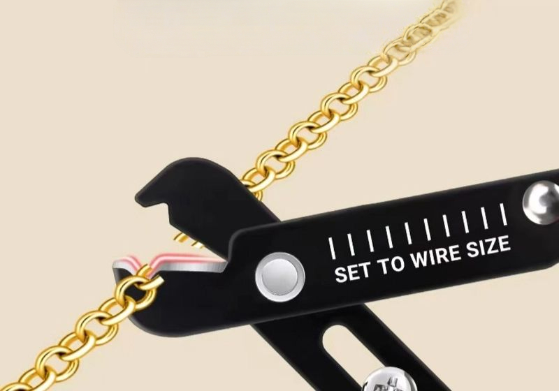 Wire stripping pliers